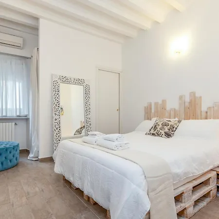 Modern One-bedroom Flat Near Corso *