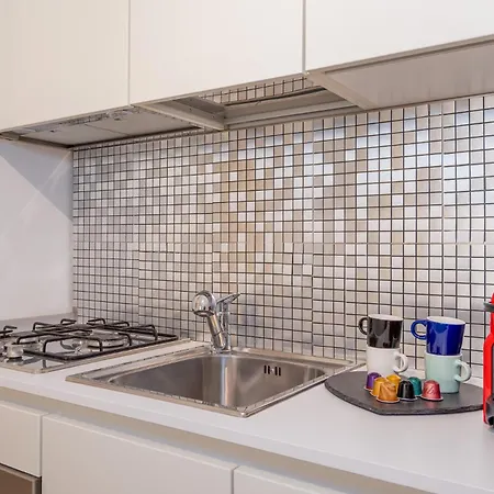 Modern One-bedroom Flat Near Corso *
