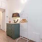 Apartman Modern One-bedroom Flat Near Corso