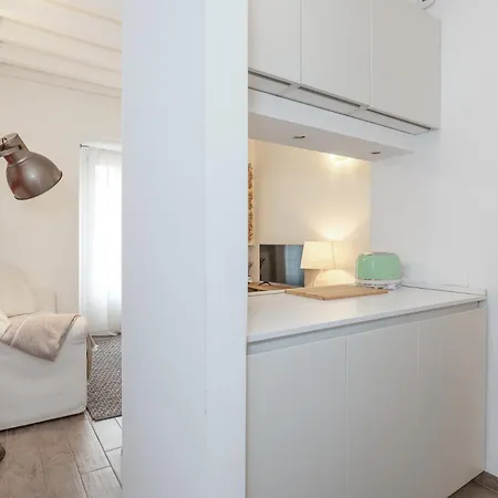 Modern One-bedroom Flat Near Corso דירה *