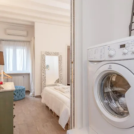 Modern One-bedroom Flat Near Corso דירה מילאנו