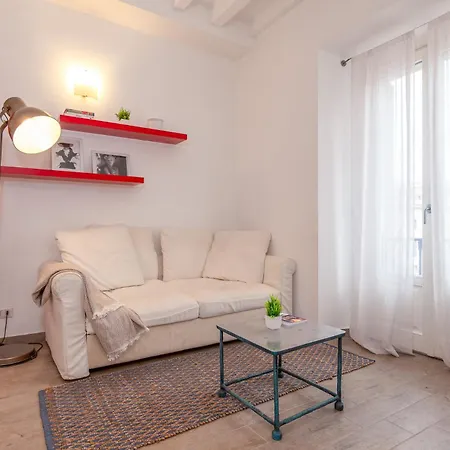 Modern One-bedroom Flat Near Corso *