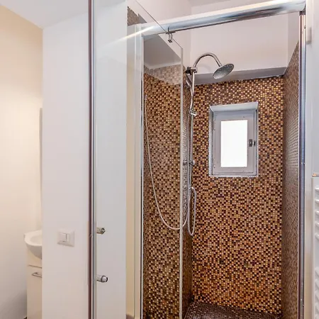 Modern One-bedroom Flat Near Corso *