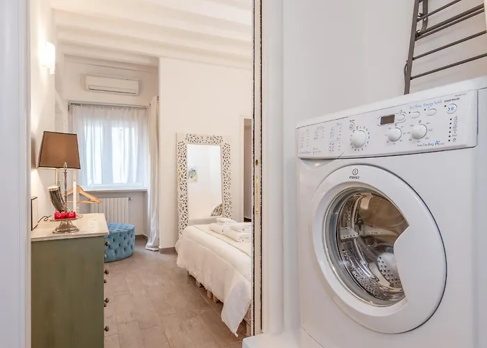 Modern One-bedroom Flat Near Corso Apartament Mediolan